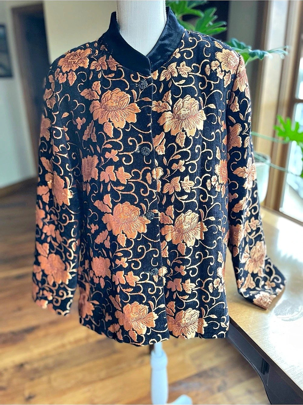 Draper's & Damon's  Floral Jacket Black & Gold Tapestry XL